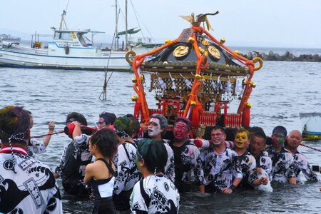 Portable shrine sea tokyo bay