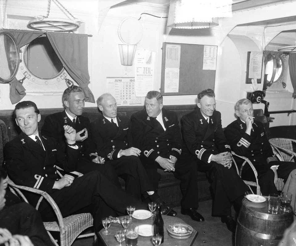 Overdracht commando op de Vulkaan te IJmuiden, Bestanddeelnr 903-4183