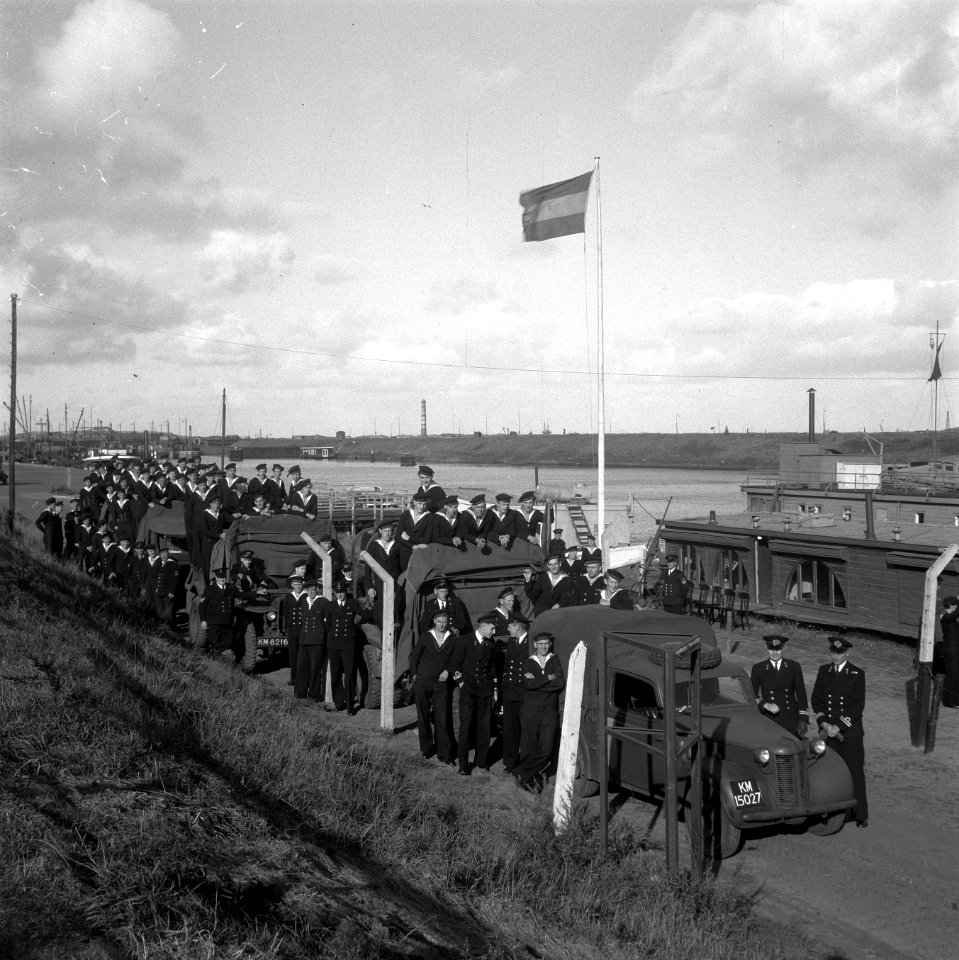 Overdracht commando MOD te IJmuiden, Bestanddeelnr 902-3915