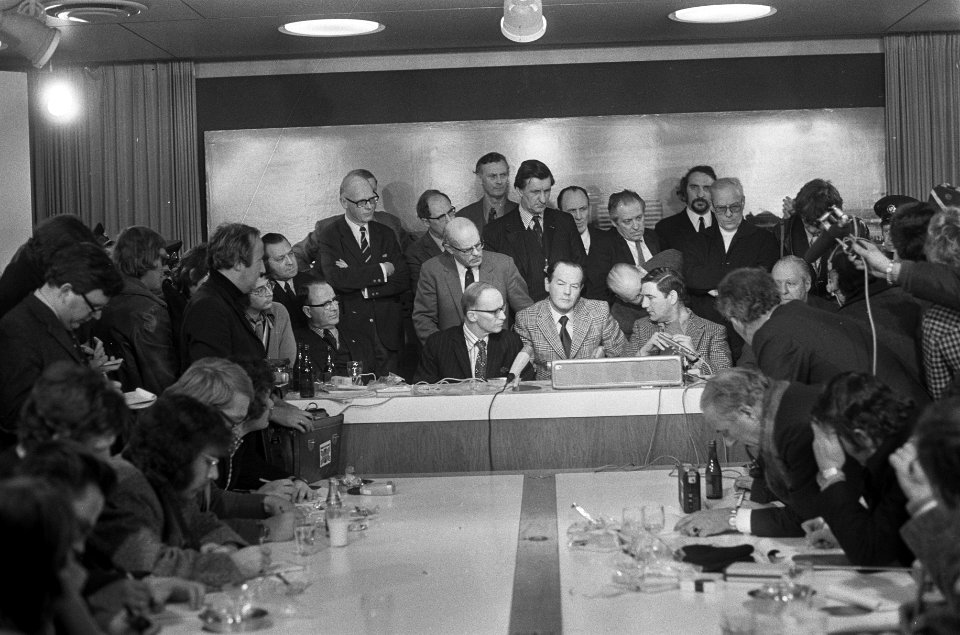 Overzicht van de persconferentie, Bestanddeelnr 927-0393