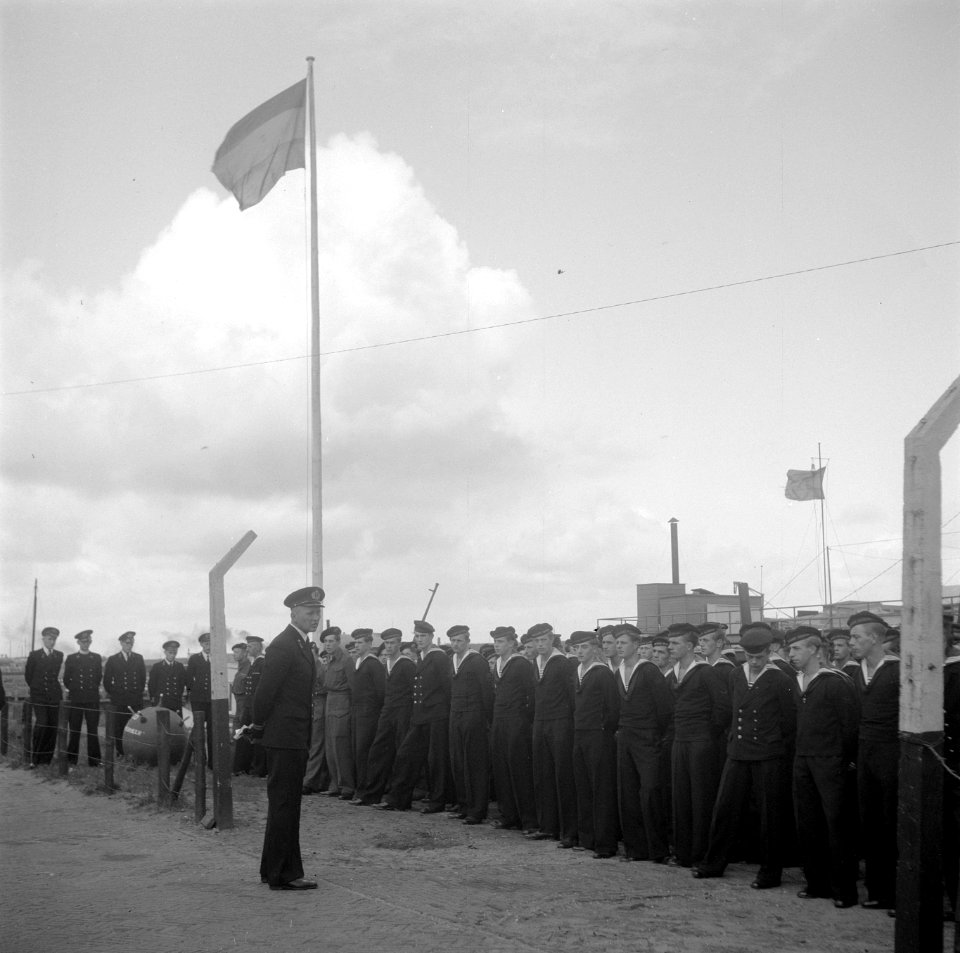 Overdracht commando MOD te IJmuiden, Bestanddeelnr 902-3912