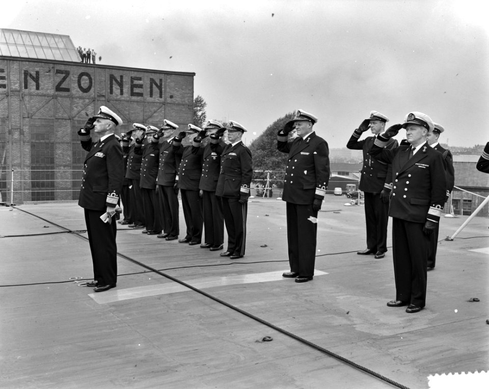 Overdracht bevelhebber der Zeestrijdkrachten Vice Admiraal Holthe en De Booij aa, Bestanddeelnr 904-7114