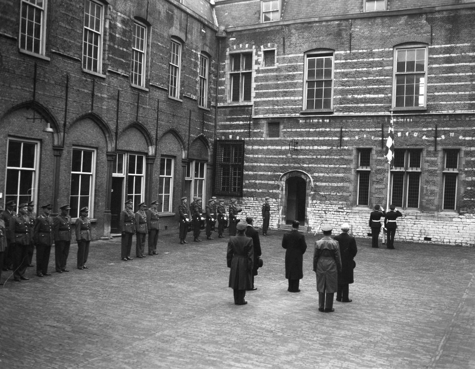 Overdracht van de Markiezenhof te Bergen op Zoom, Bestanddeelnr 909-1166