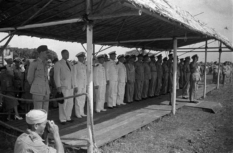 Overdracht van het commando over de Militaire Luchtvaart van kolonel P.J. de Bro, Bestanddeelnr 6885