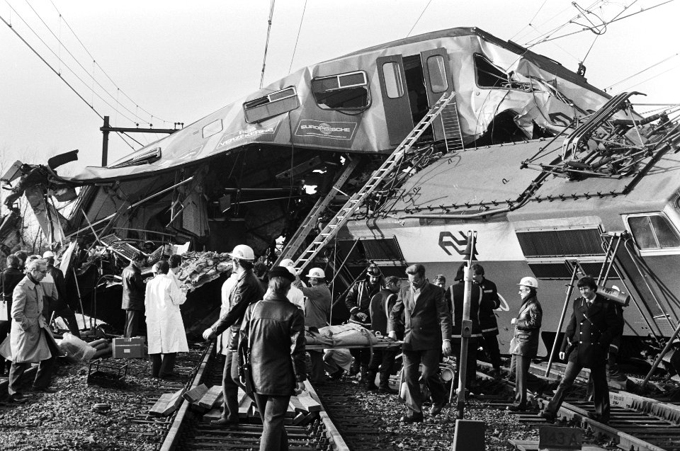 Overzicht van de ravage, Bestanddeelnr 932-4467