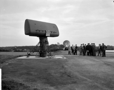 Overdracht raketlanceerterrein in Duitsland Generaal H Schaper , Calmeyer bij , Bestanddeelnr 913-0279 photo