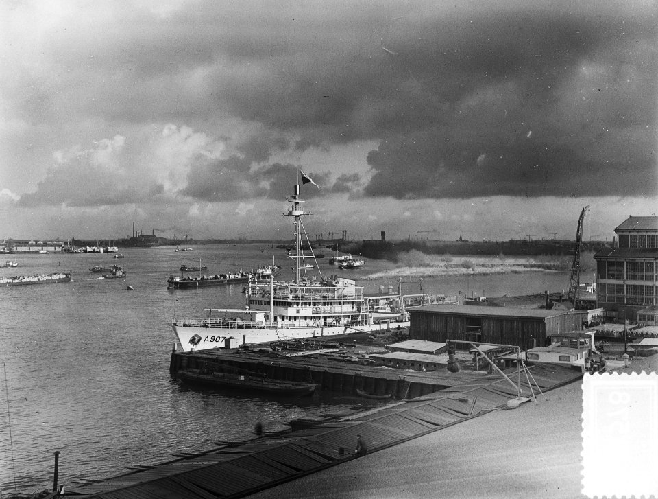 Overdracht opnemingsvaartuig Hr. Ms. Snellius aan Koninklijke Marine, Bestanddeelnr 904-9578