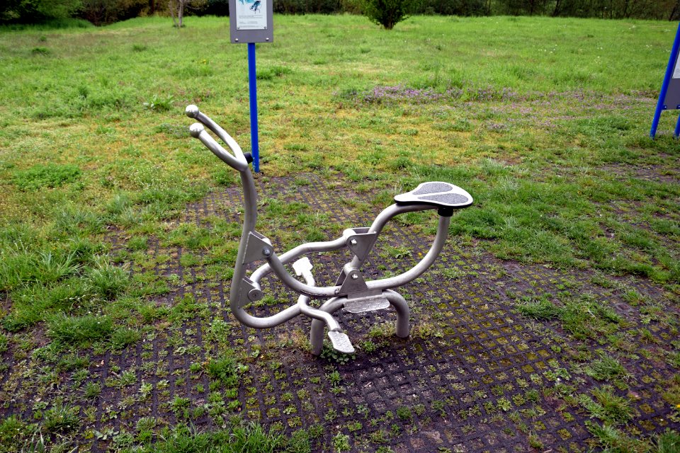 Outdoor-Fitness im Seelgrabenpark (Berlin-Marzahn) 4v4