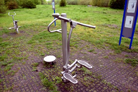 Outdoor-Fitness im Seelgrabenpark (Berlin-Marzahn) 3v4