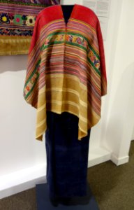 Over-huipil (early 20th century) and skirt (1970s), Kaqchikel Maya, Comalapa, cotton and silk - Textile Museum of Canada - DSC01309