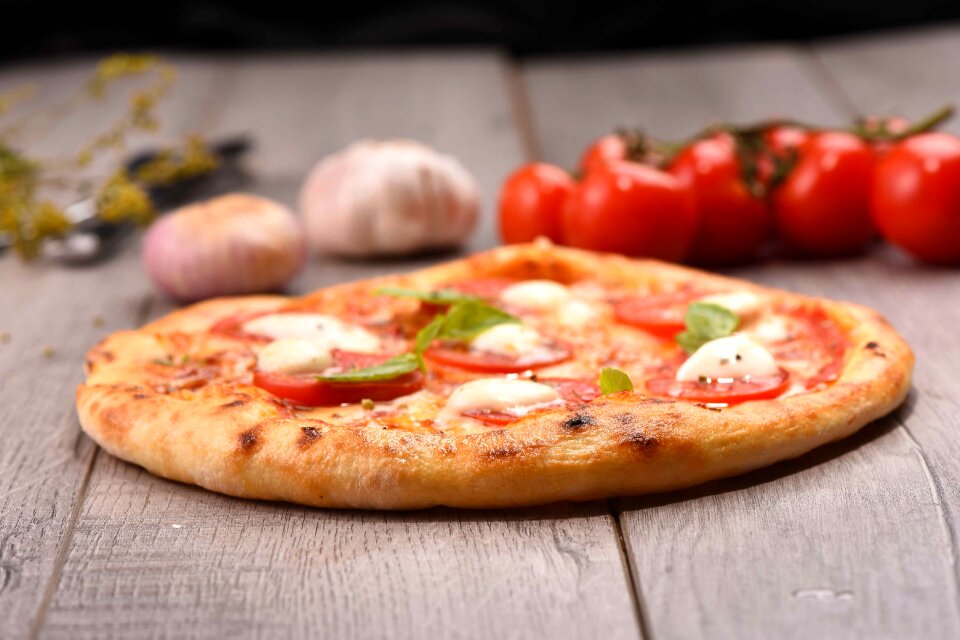 Pizza gourmet margherita pizza