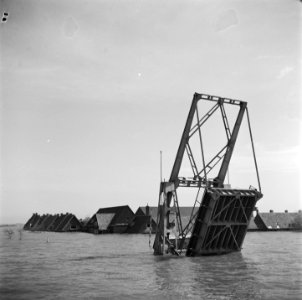 Overstroming van de Wieringmeerpolder. Op 17 april 1945 hebben de Duitsers nog d, Bestanddeelnr 900-3180