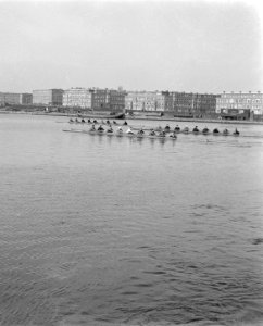 Overdracht Giek door heer W. Kok aan Willem III Amsterdam, Bestanddeelnr 905-0040