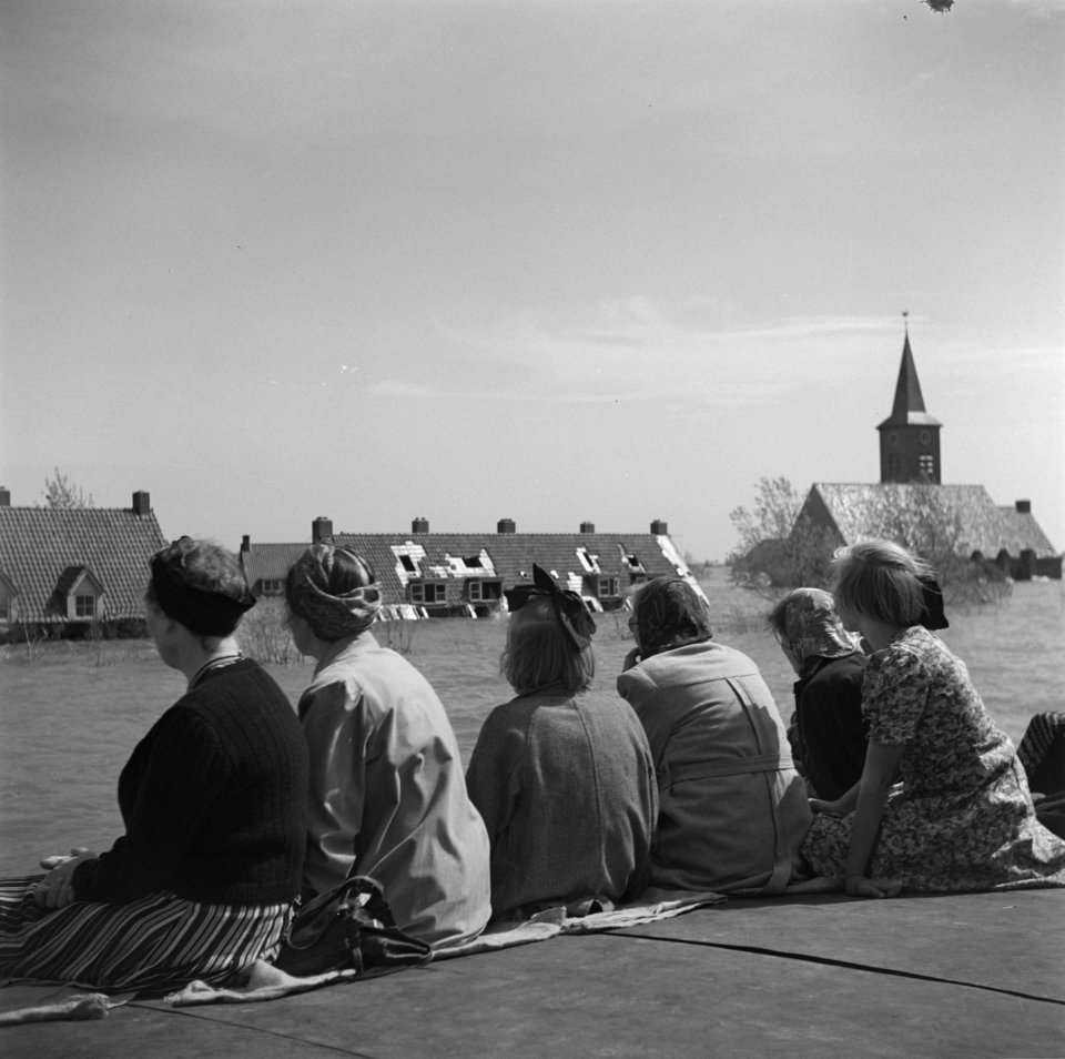 Overstroming van de Wieringmeerpolder. Op 17 april 1945 hebben de Duitsers nog d, Bestanddeelnr 900-3181