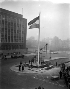 Overdracht in Den Haag van de permanente bevrijdingsvlag te Den Haag , overzicht, Bestanddeelnr 910-1470