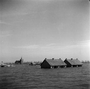Overstroming van de Wieringmeerpolder. Op 17 april 1945 hebben de Duitsers nog d, Bestanddeelnr 900-3185