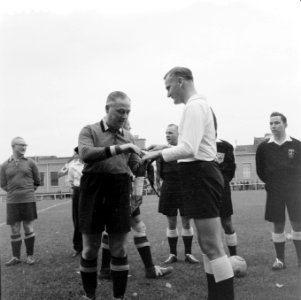 Overhandigen van vaantjes, Bestanddeelnr 909-0652