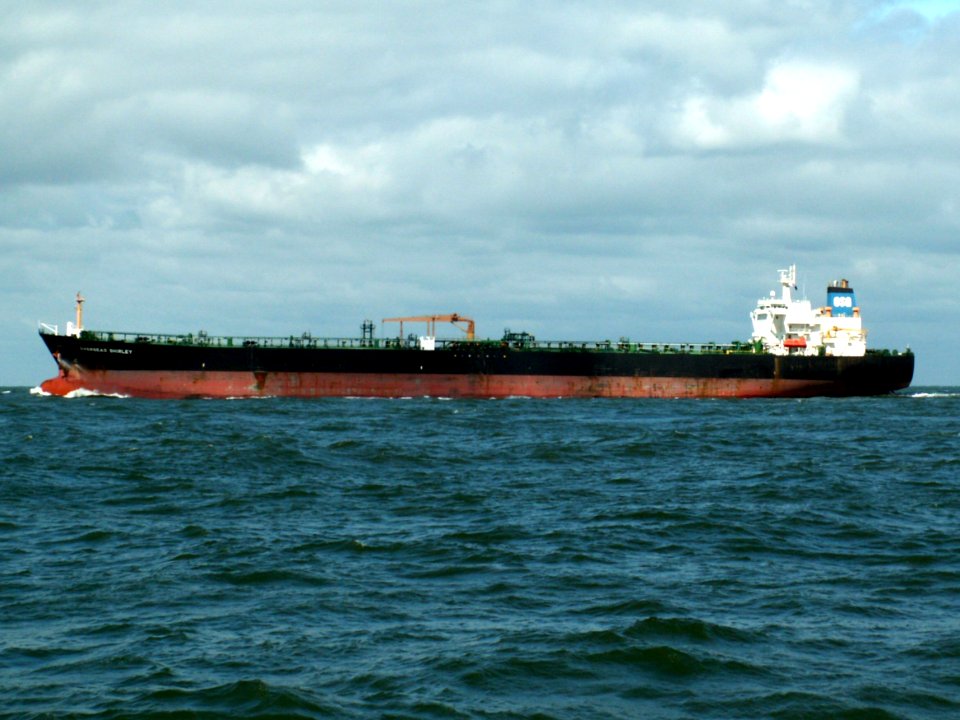 Overseas Shirley p2 leaving Port of Rotterdam, Holland 10-Aug-2005
