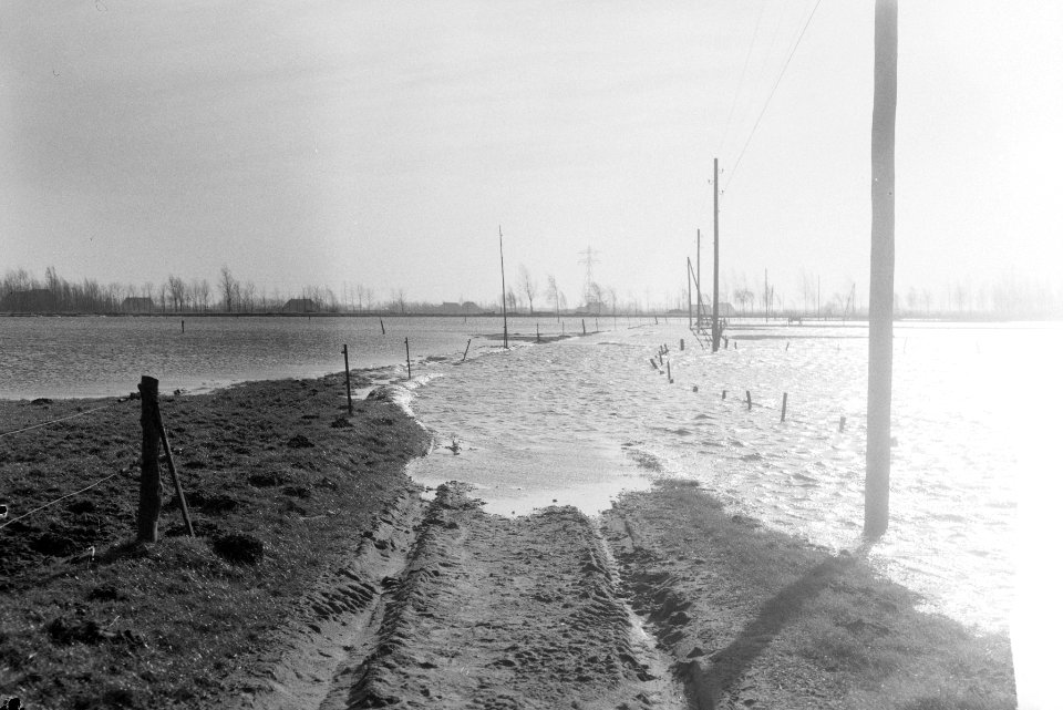 Overstroming van de Hamingerpolder door het doorbreken van dijken in het Meppele, Bestanddeelnr 912-0827