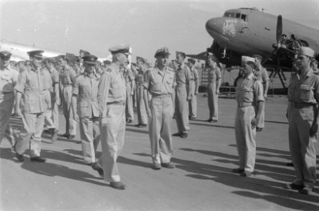 Overdracht van het commando over het vliegveld Kemajoran door de RAF aan het Ned, Bestanddeelnr 94-3-5