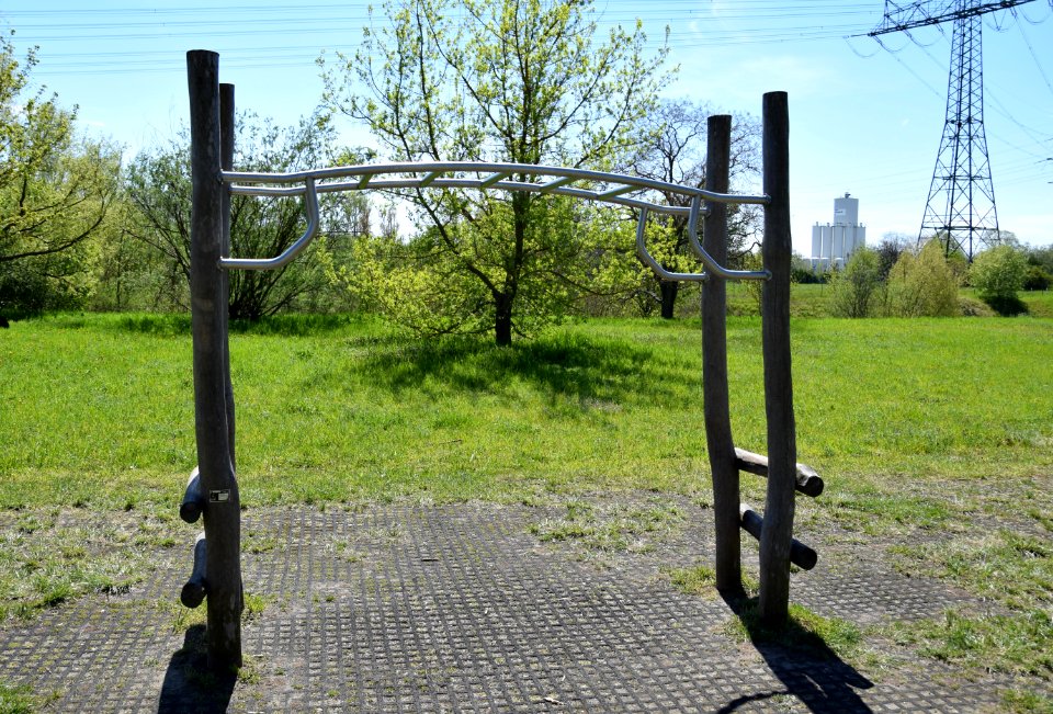 Outdoor-Fitness in Berlin-Marzahn (Klimmzuggerät) an der Neue Wuhle