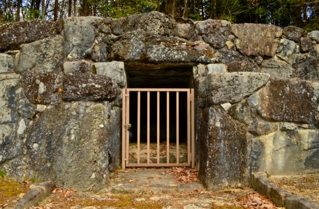 Oya Kofun Group-1, entrance