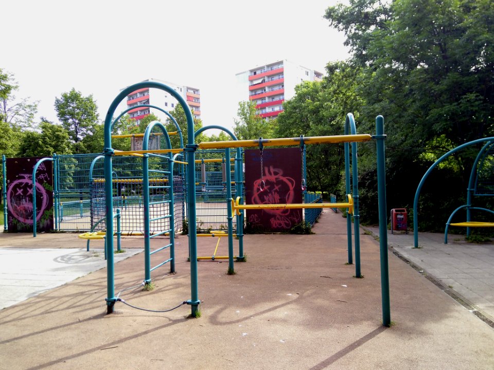 Outdoor-Fitness in Berlin-Marzahn am Brodowiner Ring 3v8
