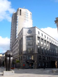 Oviedo - Edificio La Jirafa y sede de Correos 1