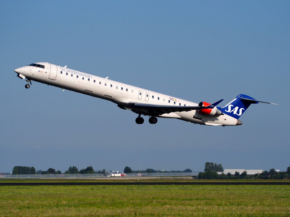 OY-KFI SAS Scandinavian Airlines Canadair CL-600-2D24, takeoff from Schiphol (AMS - EHAM), The Netherlands, 17may2014, pic-3