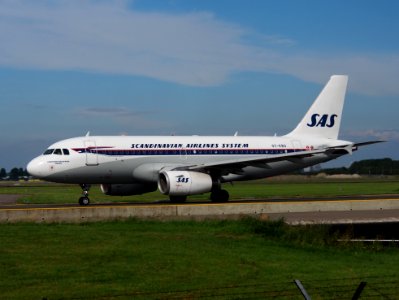 OY-KBO Airbus A319-132, Scandinavian Airlines (SAS) taxiing at Schiphol (AMS - EHAM), The Netherlands, 18may2014, pic-1