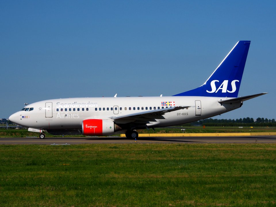 OY-KKS SAS Scandinavian Airlines Boeing 737-683 - cn 28322, taxiing 21july2013 pic-003