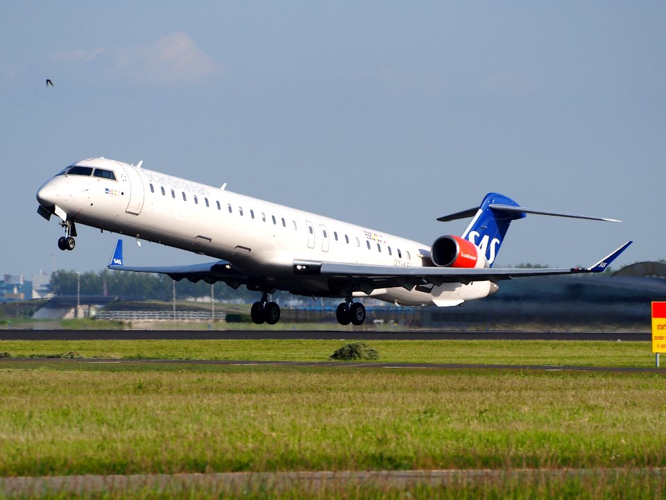 OY-KFI SAS Scandinavian Airlines Canadair CL-600-2D24, takeoff from Schiphol (AMS - EHAM), The Netherlands, 17may2014, pic-1