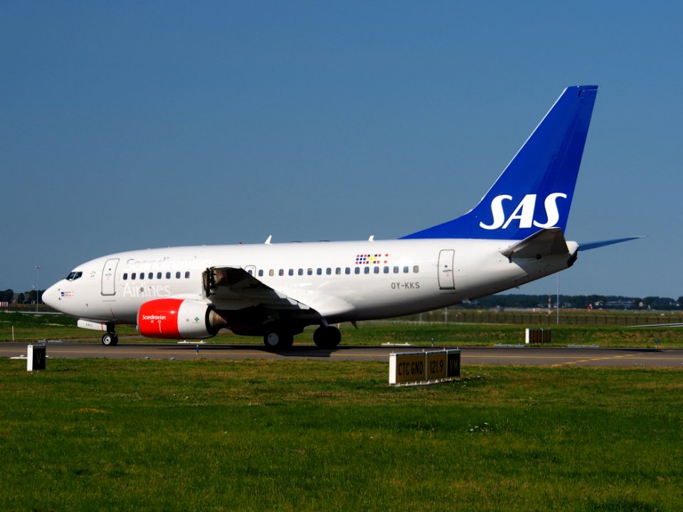 OY-KKS SAS Scandinavian Airlines Boeing 737-683 - cn 28322, taxiing 21july2013 pic-005