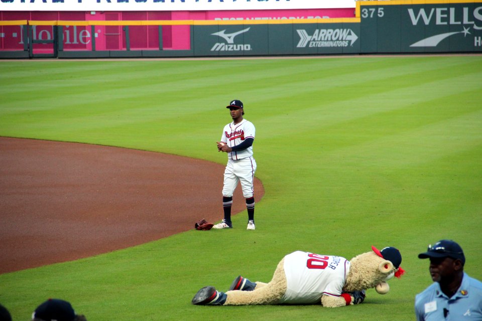 Ozzie Albies in warmups Sept 18 2018 2