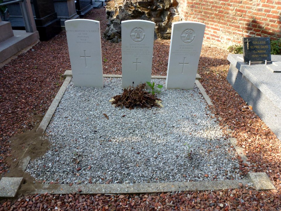 Oxelaëre (Nord, Fr) tombes de guerre, CWGC
