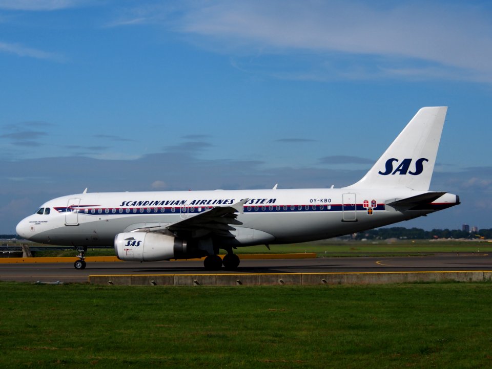 OY-KBO Airbus A319-132, Scandinavian Airlines (SAS) taxiing at Schiphol (AMS - EHAM), The Netherlands, 18may2014, pic-2