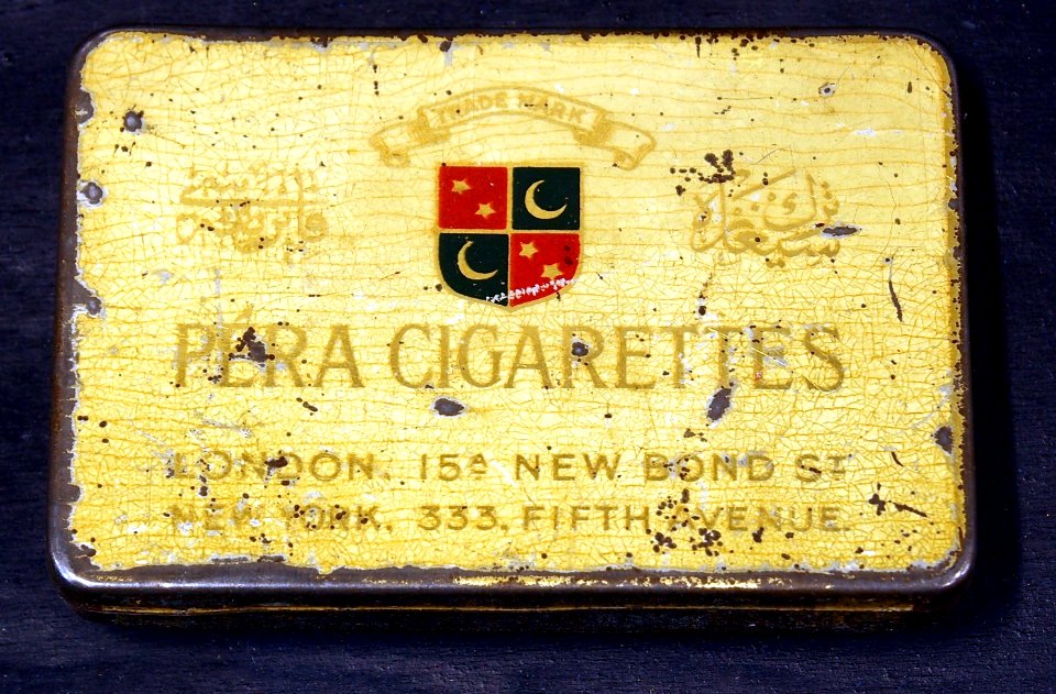 PÉRA cigarettes tin, pic