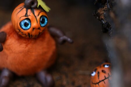 Figures miniatures orange
