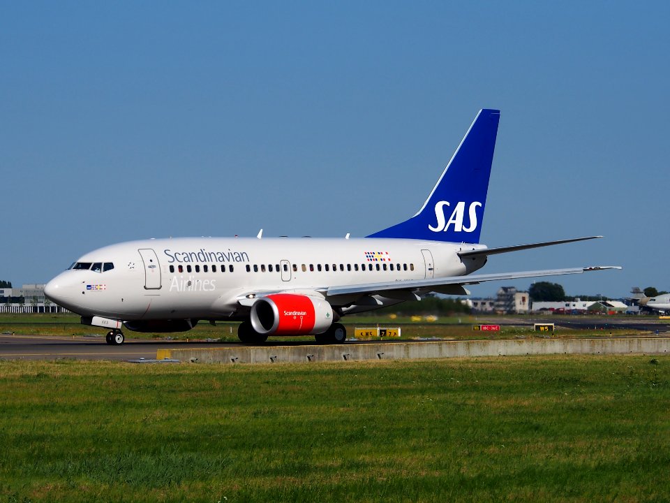 OY-KKS SAS Scandinavian Airlines Boeing 737-683 - cn 28322, taxiing 21july2013 pic-001