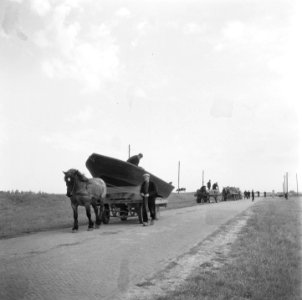 Overstroming van de Wieringmeerpolder. Op 17 april 1945 hebben de Duitsers nog d, Bestanddeelnr 900-3175