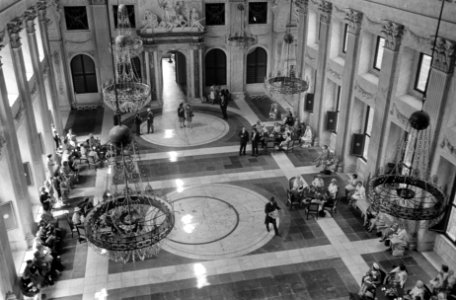 Overzicht van de Burgerzaal in het Paleis op de Dam, Bestanddeelnr 922-5888