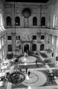 Overzicht van de Burgerzaal in het Paleis op de Dam, Bestanddeelnr 922-5886