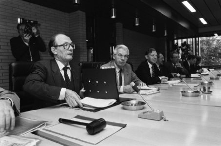 Overleg minister Rietkerk met ambtenarenbonden, minister Rietkerk, Bestanddeelnr 933-1111