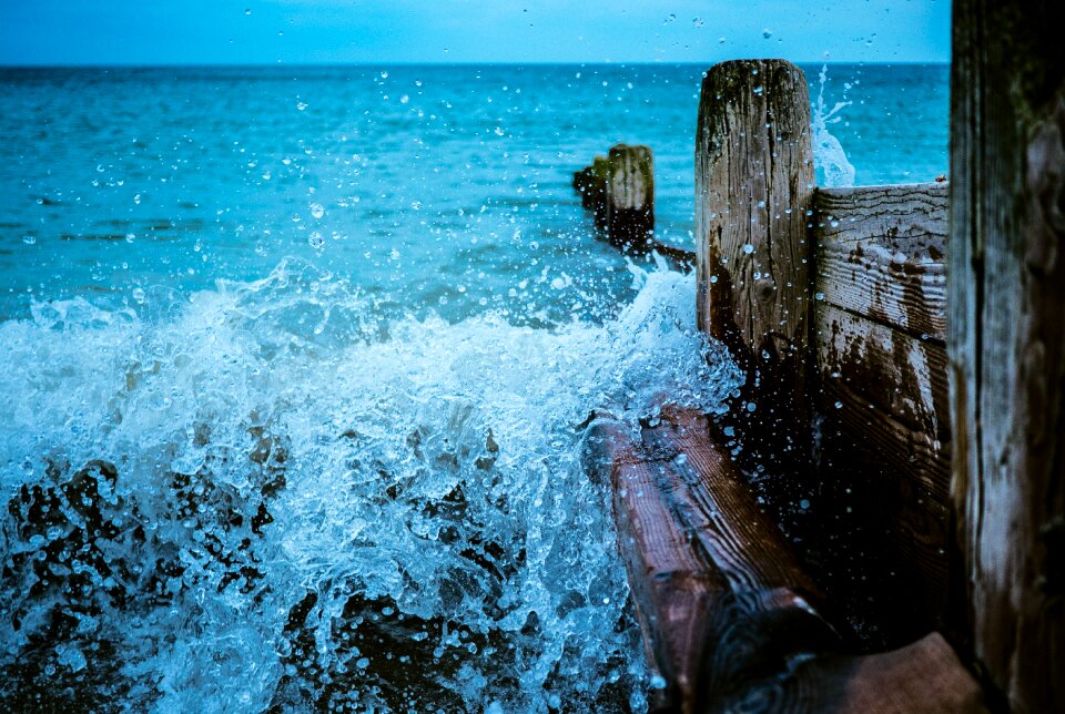 Splash water waves