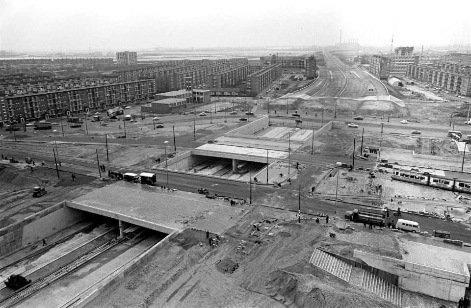 Overzicht van Coentunnel-aanvoerwegen vanaf GAK-gebouw, Bestanddeelnr 919-0590