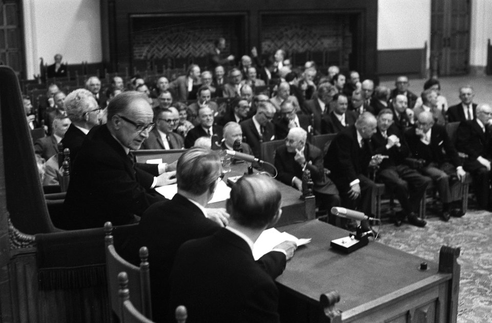 Overzicht van de vergaderzaal, Bestanddeelnr 924-5326