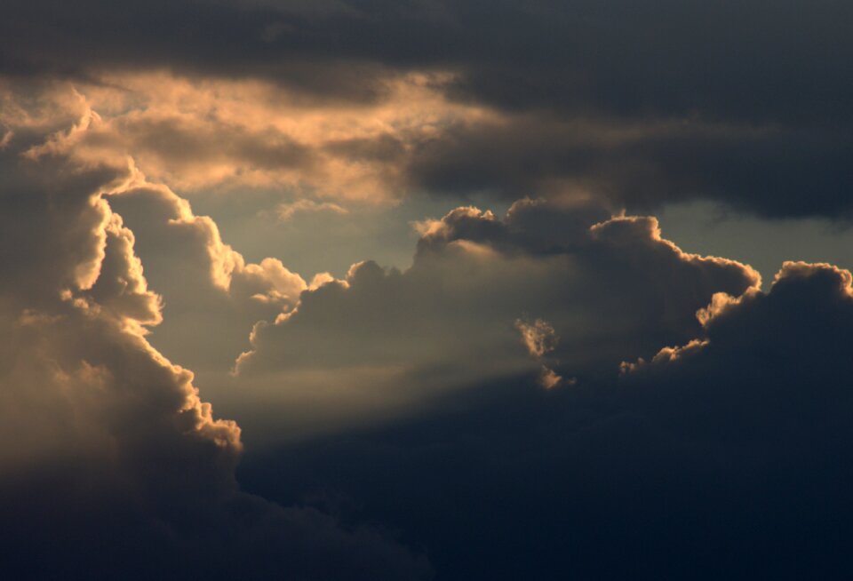 Sky clouds front detail
