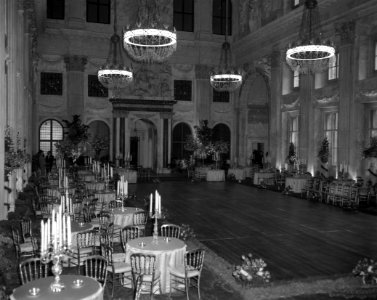 Overzicht dinerzaal Amstel-hotel, Bestanddeelnr 913-8405