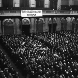 Overzicht van de aanwezige ouderen in het Concertgebouw, Bestanddeelnr 918-4896
