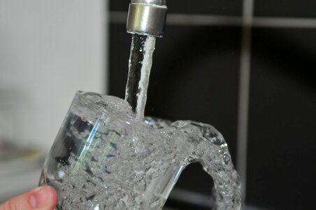 Water glass faucet